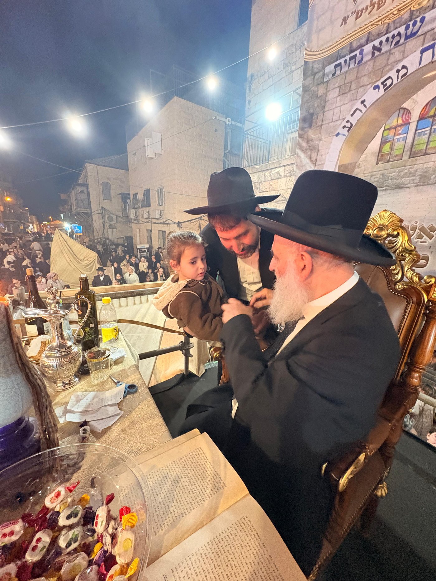 הגאון רבי ראובן אלבז בהדלקה לכבוד רשב"י