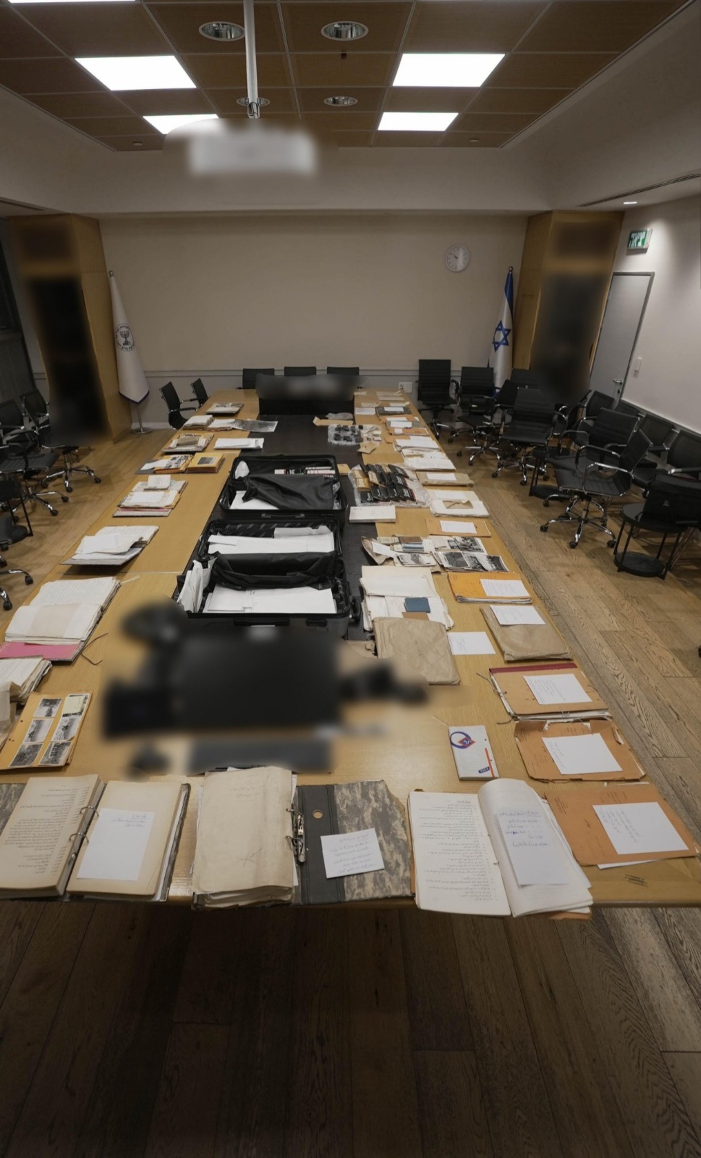 במבצע חשאי של המוסד: אלפי מסמכים, תמונות וחפצים של המרגל אלי כהן הובאו מסוריה