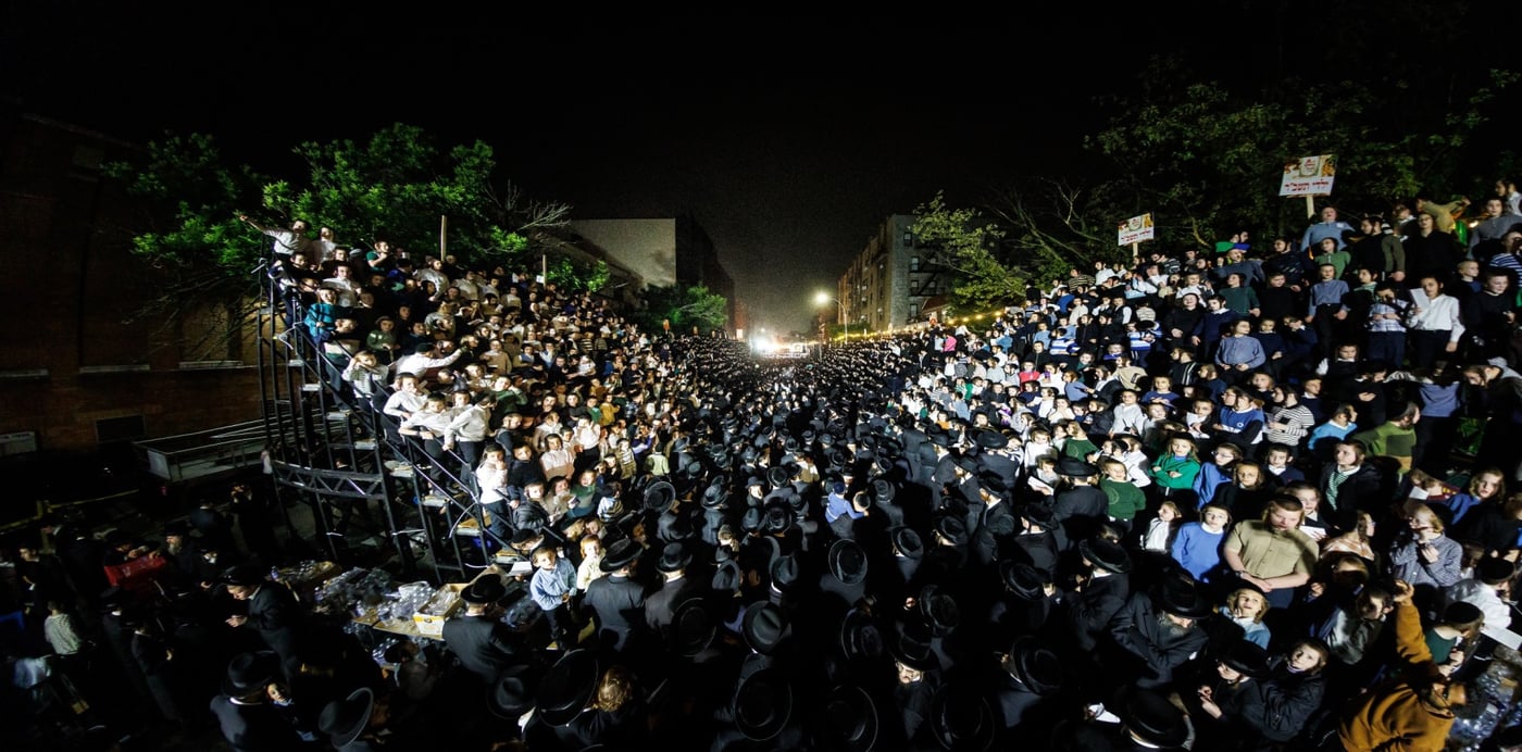 מעמד ההדלקה ע"י האדמו"ר מבאבוב - 45 ליל ל"ג בעומר