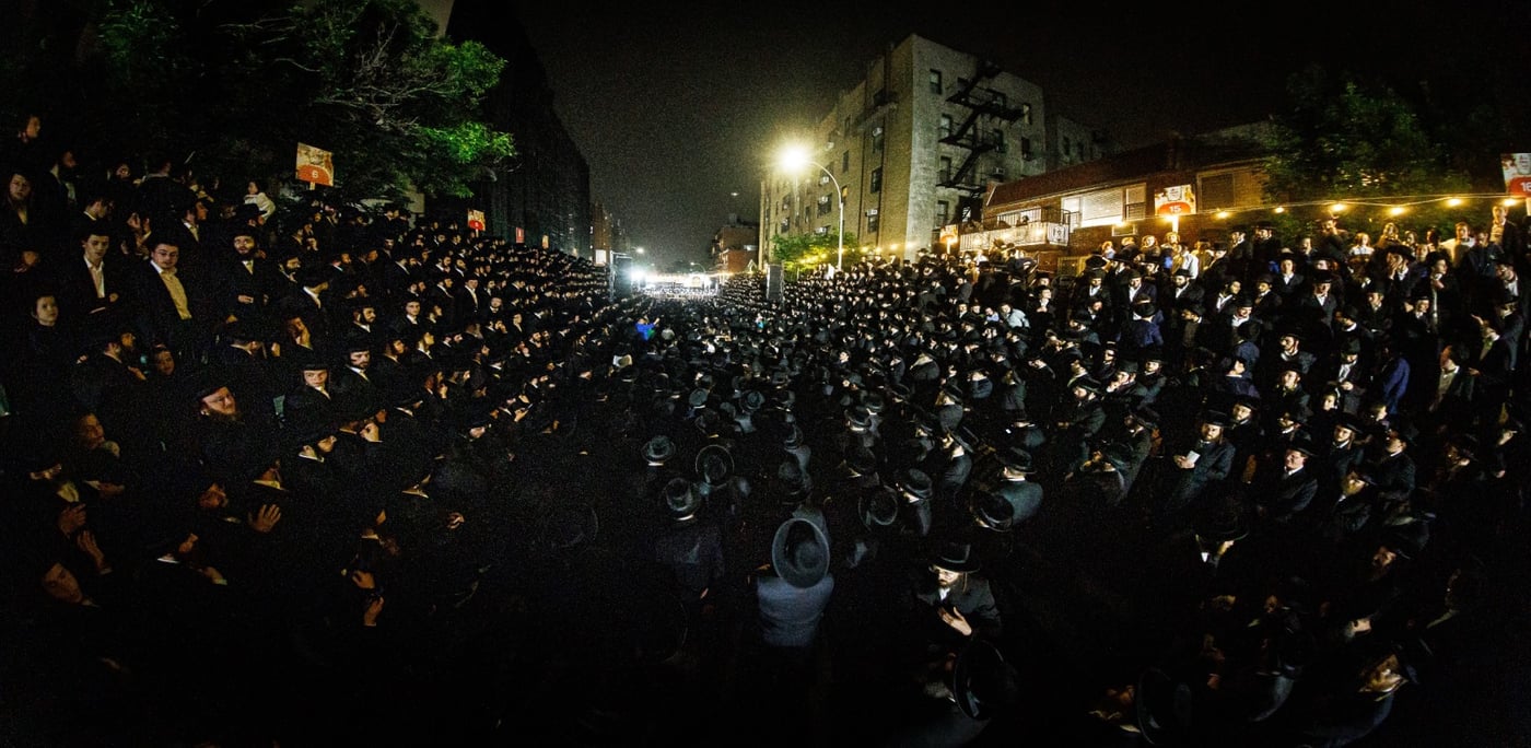 מעמד ההדלקה ע"י האדמו"ר מבאבוב - 45 ליל ל"ג בעומר