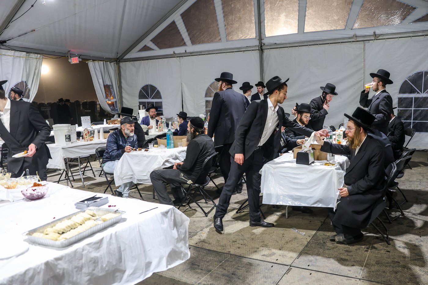 אלפי ישראל בעליה לציון הרה"ק מבאבוב זצ"ל בליל ל"ג בעומר תשפ"ה