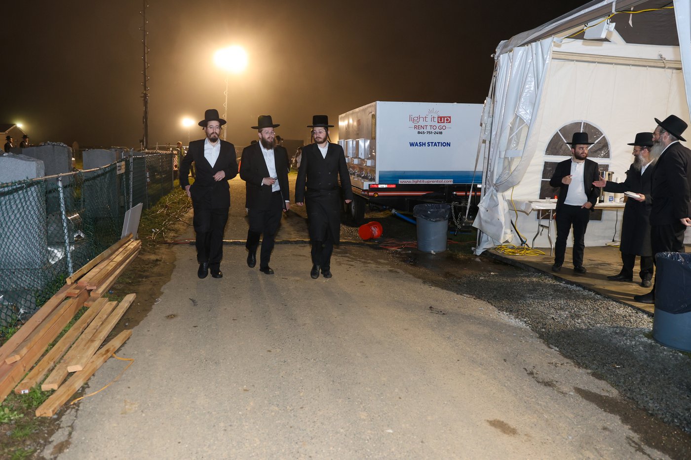 אלפי ישראל בעליה לציון הרה"ק מבאבוב זצ"ל בליל ל"ג בעומר תשפ"ה