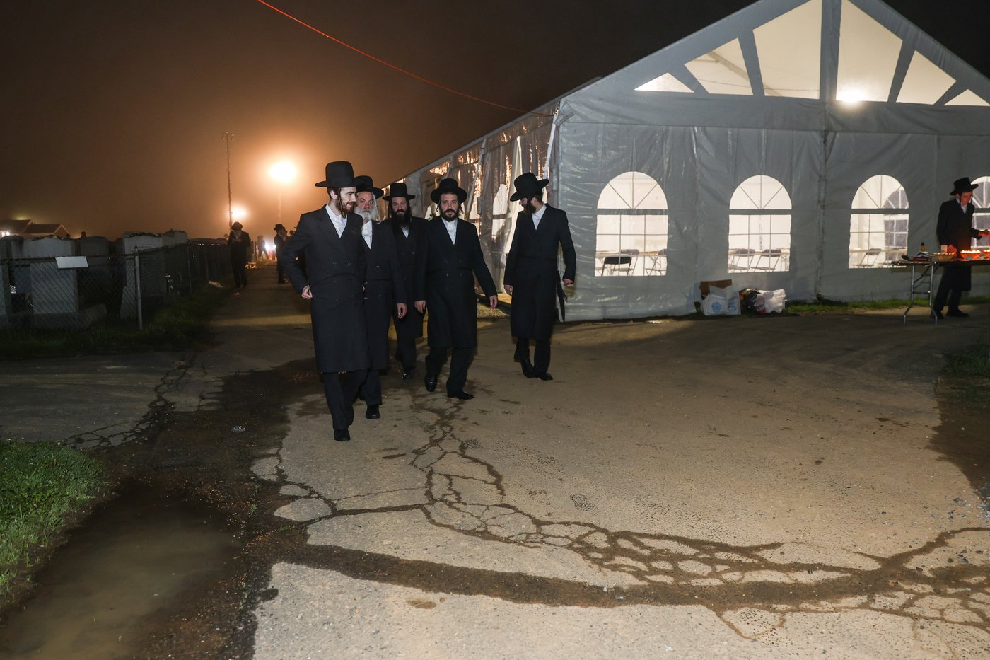 אלפי ישראל בעליה לציון הרה"ק מבאבוב זצ"ל בליל ל"ג בעומר תשפ"ה