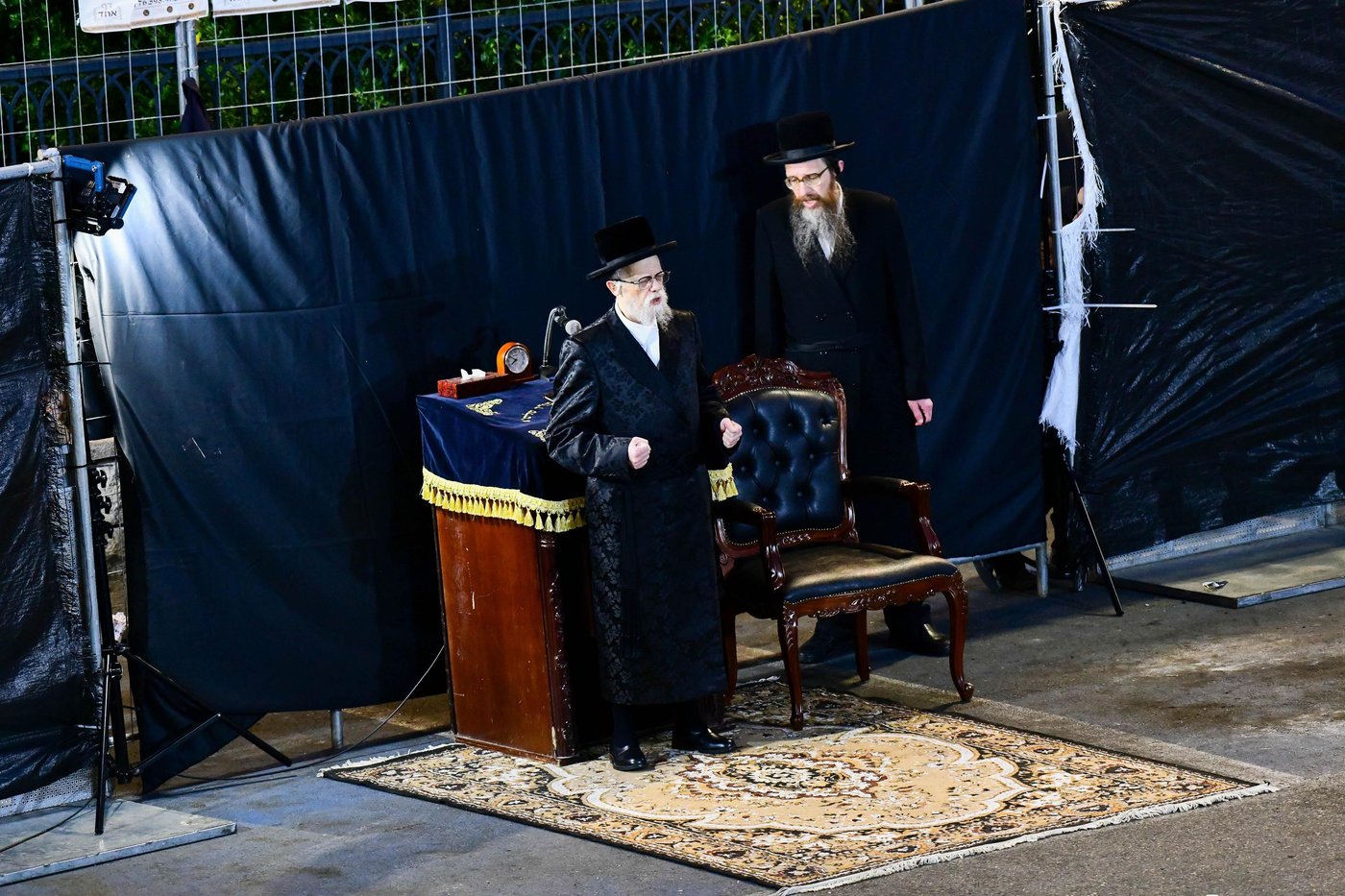 האדמו"ר מסערט ויז'ניץ באתרא קדישא מירון