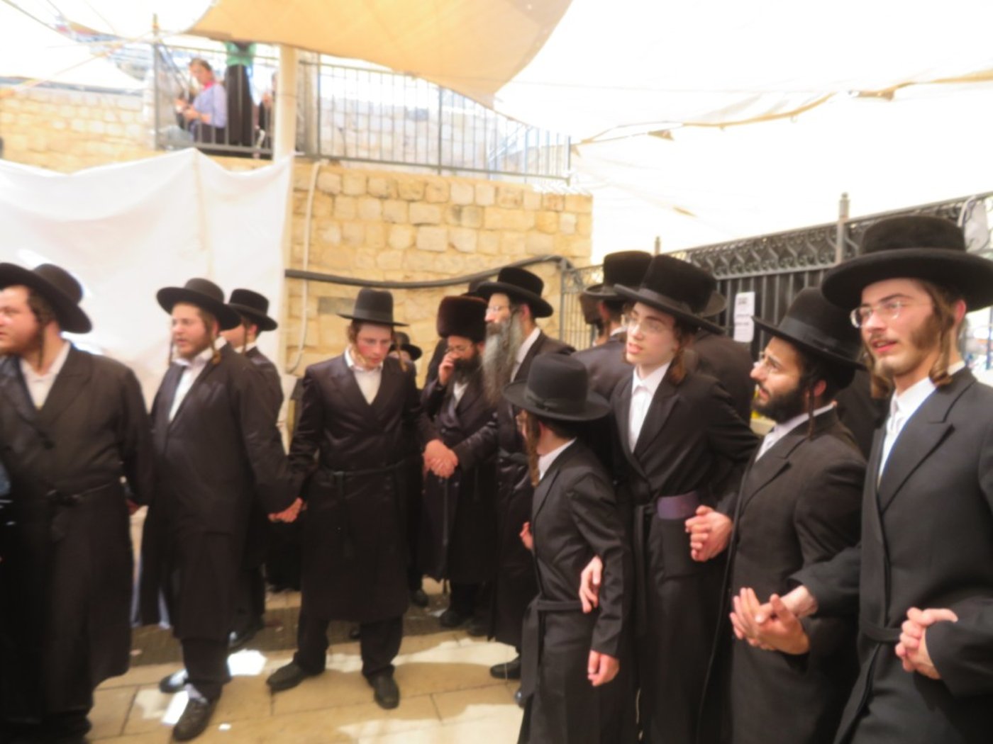 ל"ג בעומר בחצה"ק סטריקוב ירושלים