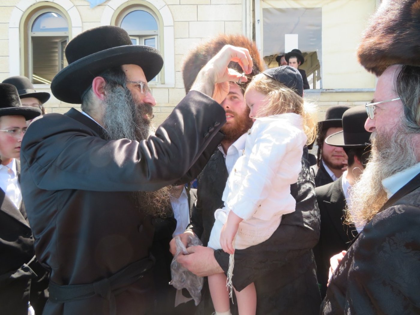ל"ג בעומר בחצה"ק סטריקוב ירושלים