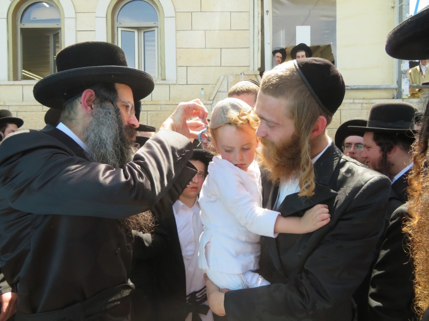 ל"ג בעומר בחצה"ק סטריקוב ירושלים