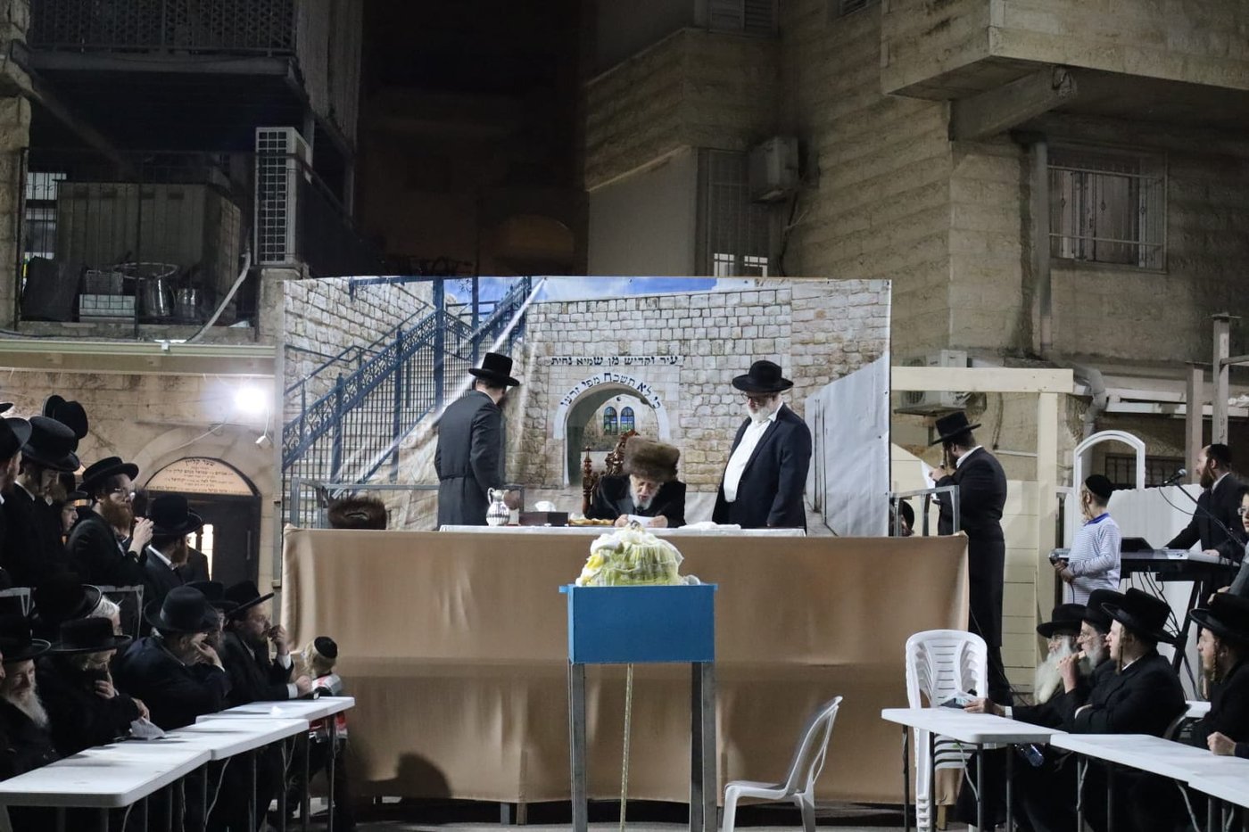 ל"ג בעומר בחצה"ק קופיטשניץ