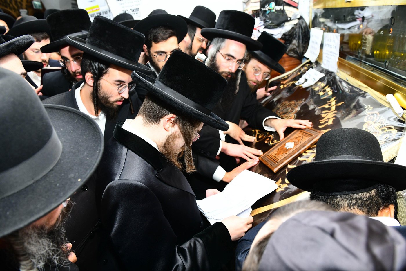האדמו"ר מסאדיגורה באתרא קדישא מירון