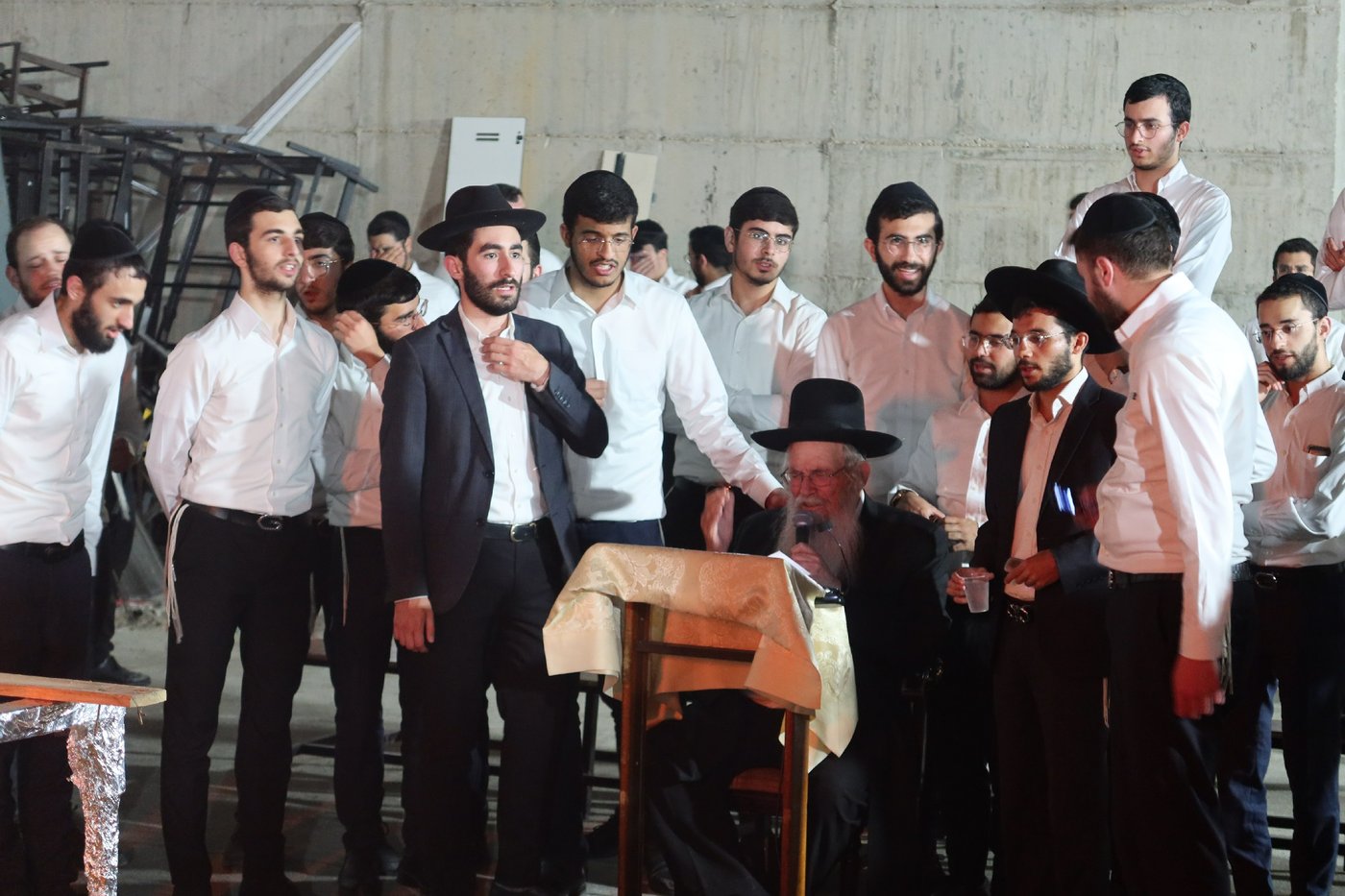 הגאון רבי משה דוד לפקוביץ בהדלקה לכבוד רשב"י