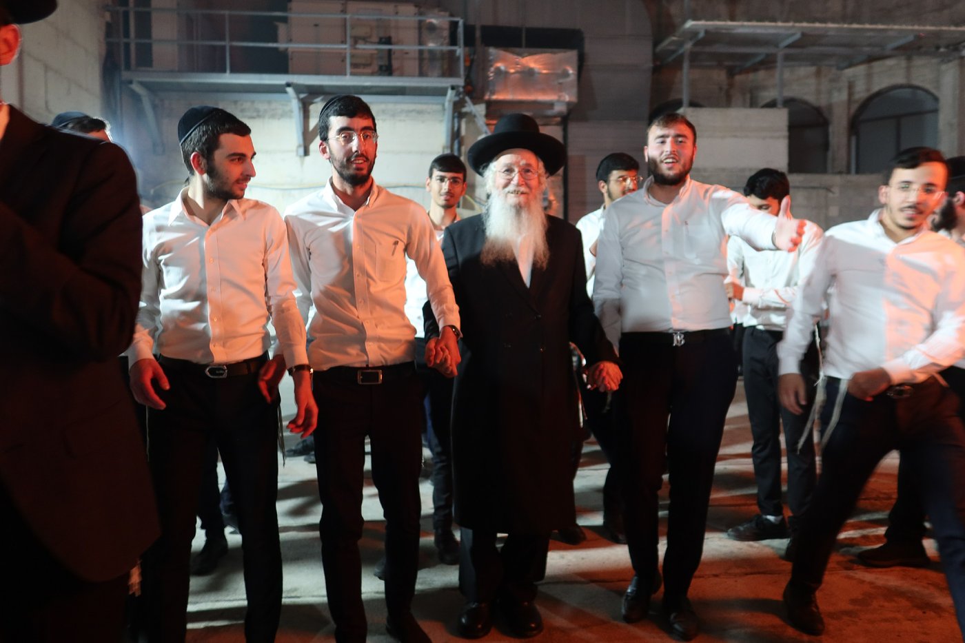 הגאון רבי משה דוד לפקוביץ בהדלקה לכבוד רשב"י
