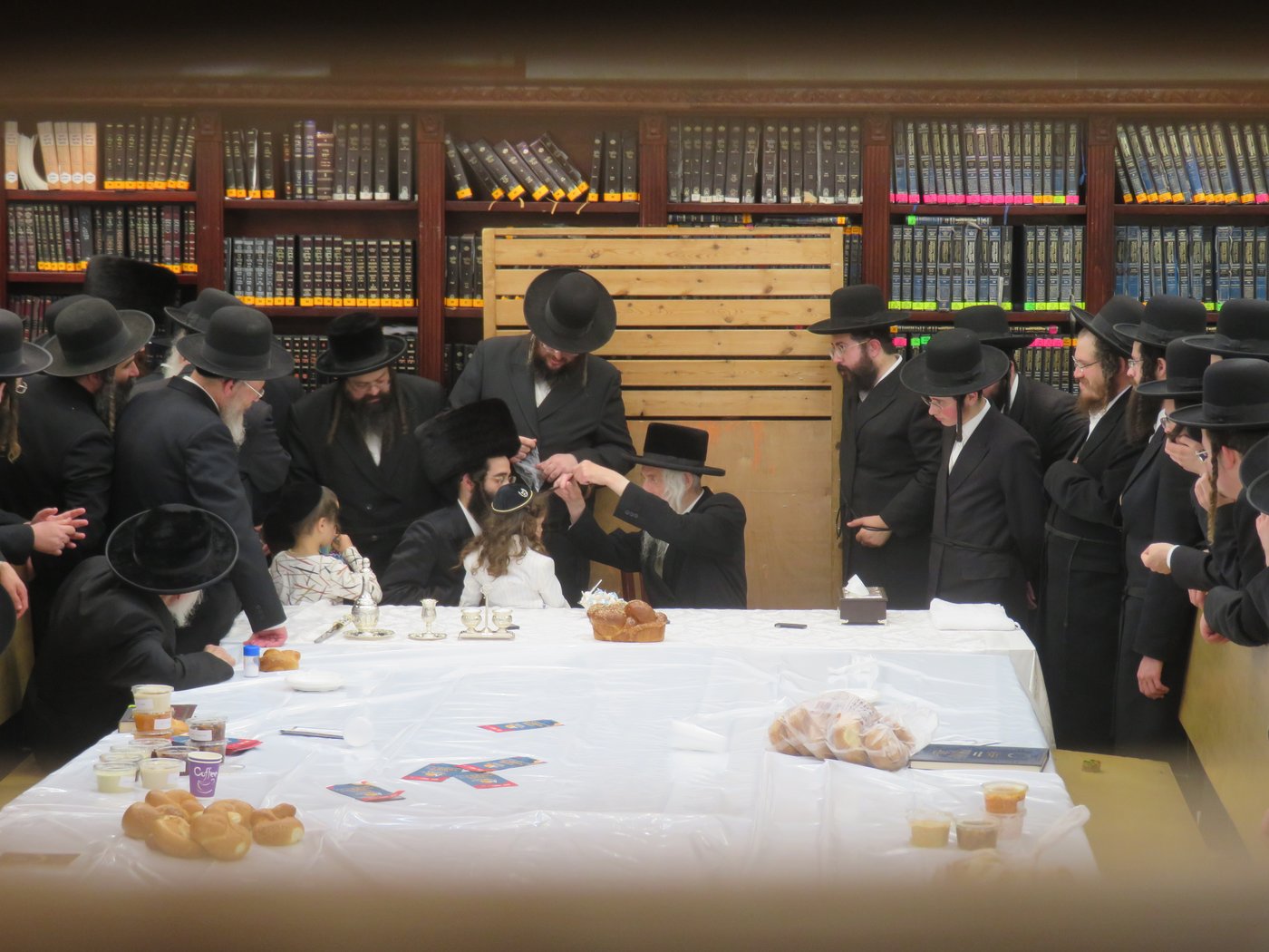 ל"ג בעומר בחצה"ק סטריקוב