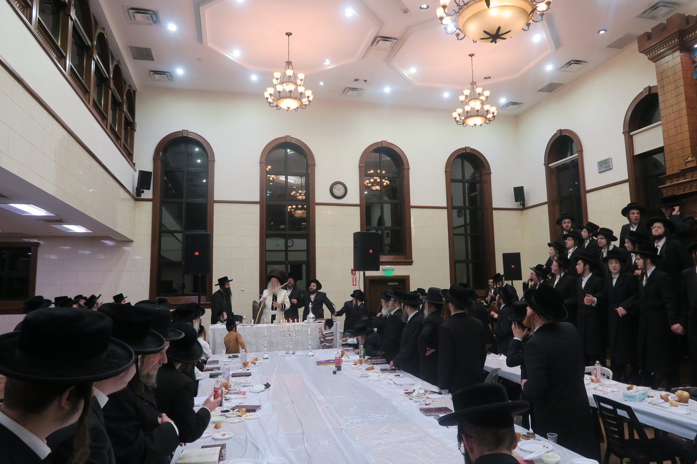 ל"ג בעומר בחצה"ק ניקלשבורג