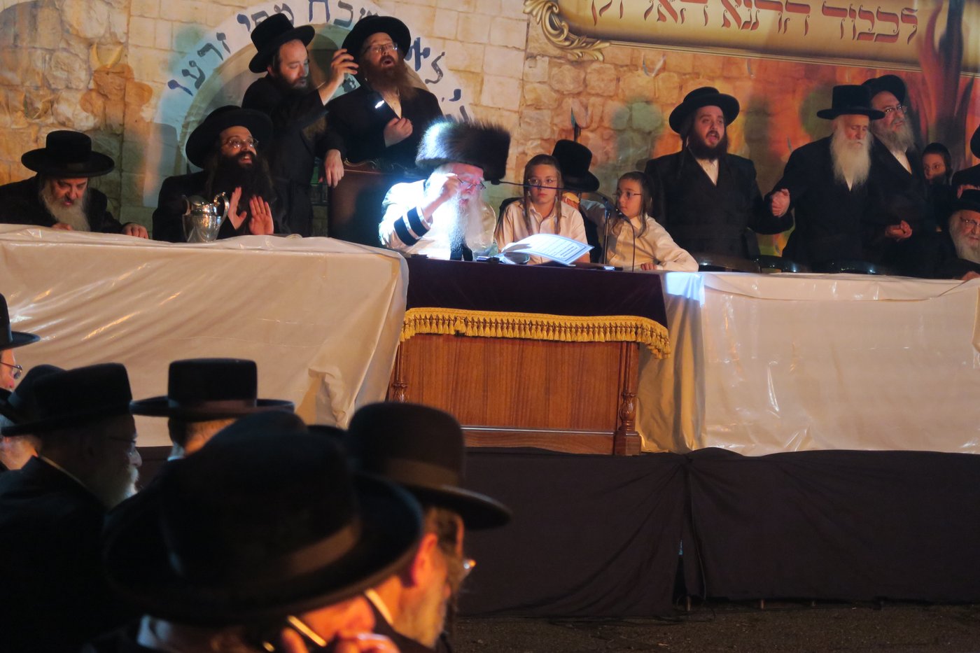 ל"ג בעומר בחצה"ק ניקלשבורג