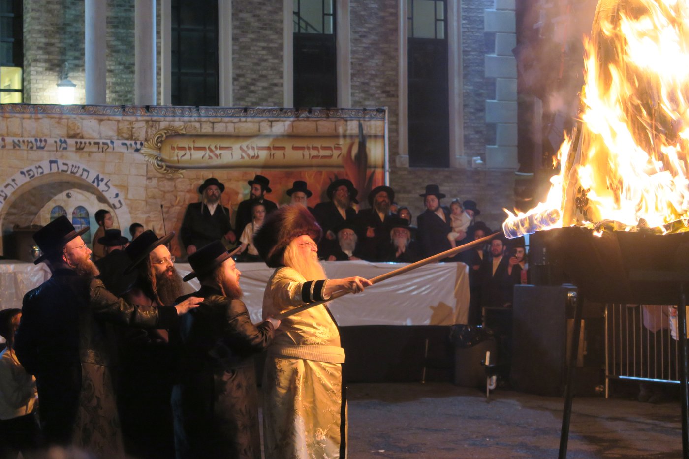 ל"ג בעומר בחצה"ק ניקלשבורג