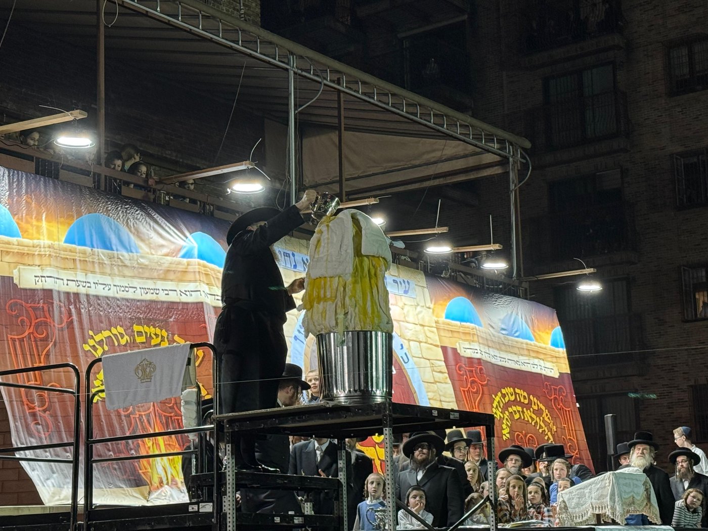 ל"ג בעומר בחצה"ק קראלי