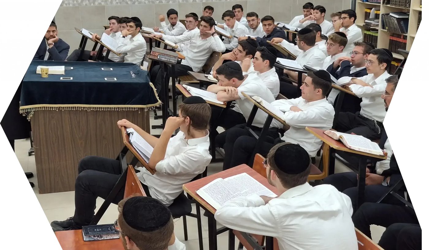 "אנו מכוונים לאותם בחורים מוכשרים שרוצים לשלב תורה, תואר, וחיים של עשייה משמעות ואחריות"