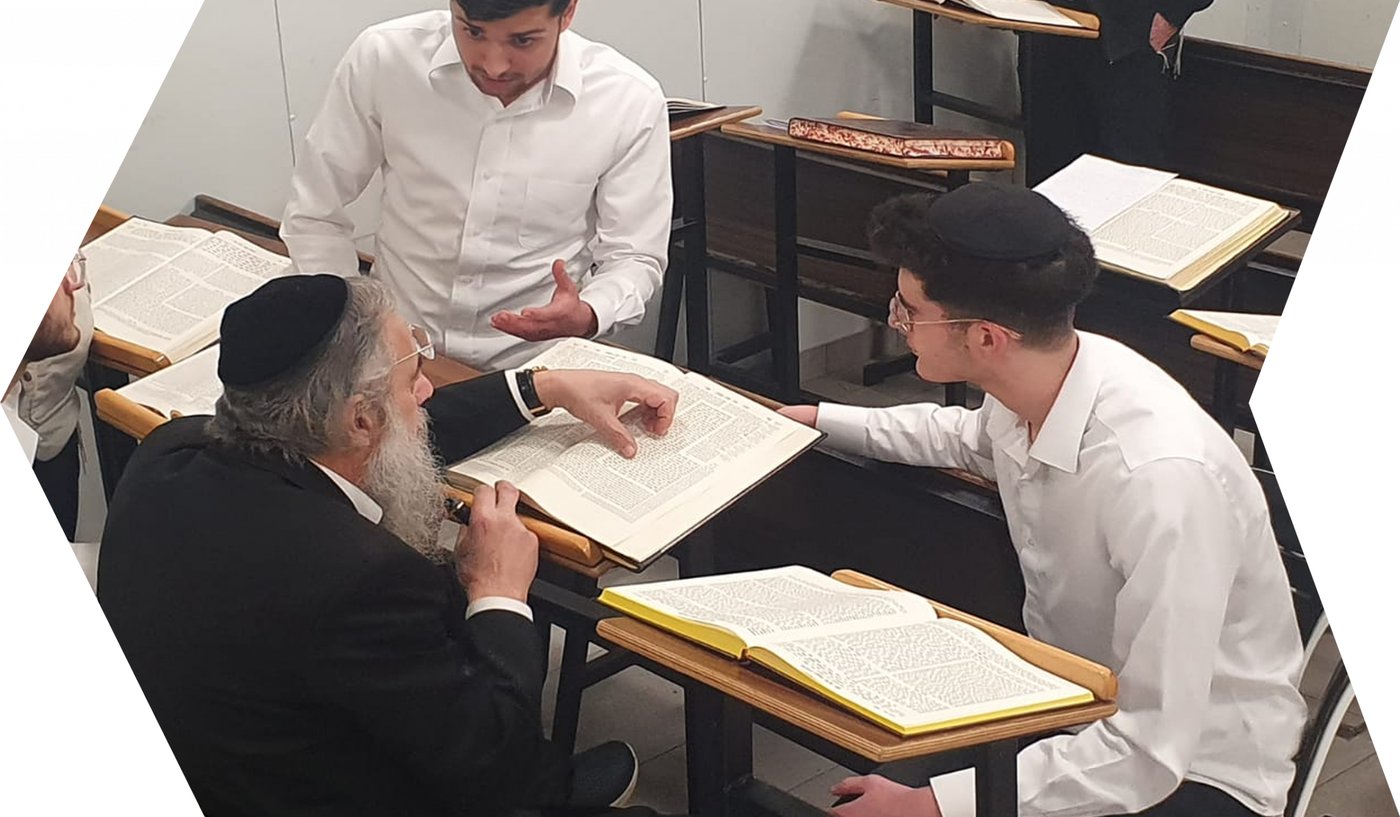 "אנו מכוונים לאותם בחורים מוכשרים שרוצים לשלב תורה, תואר, וחיים של עשייה משמעות ואחריות"