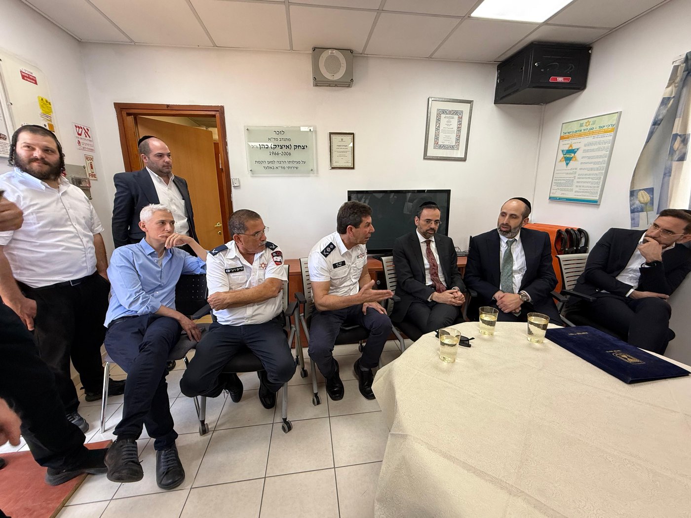 שר הבריאות הרב אוריאל בוסו בביקור בתחנת מד"א באלעד