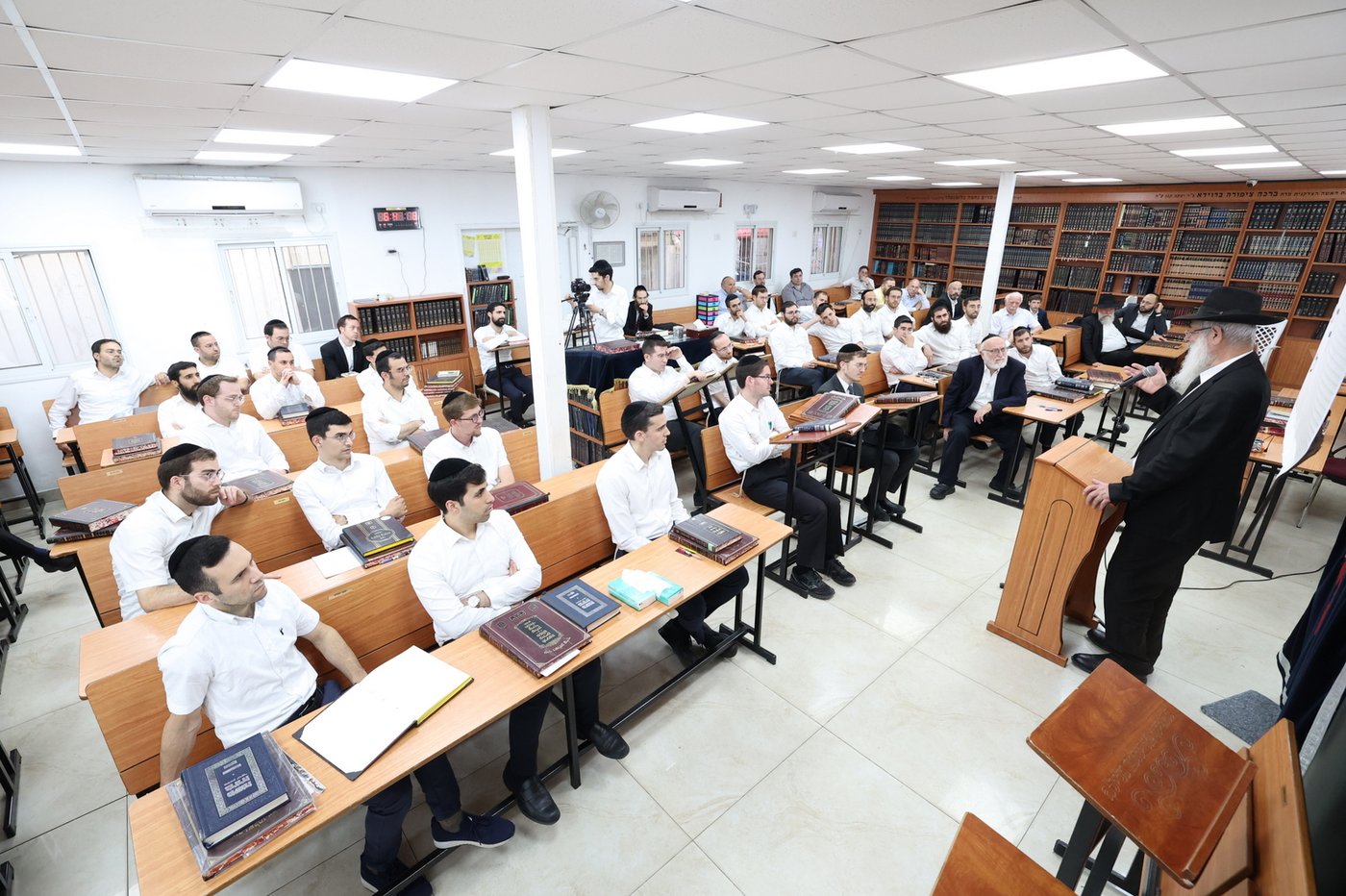 שלושים לפטירת הרב צבי מרדכי רדליך ז"ל