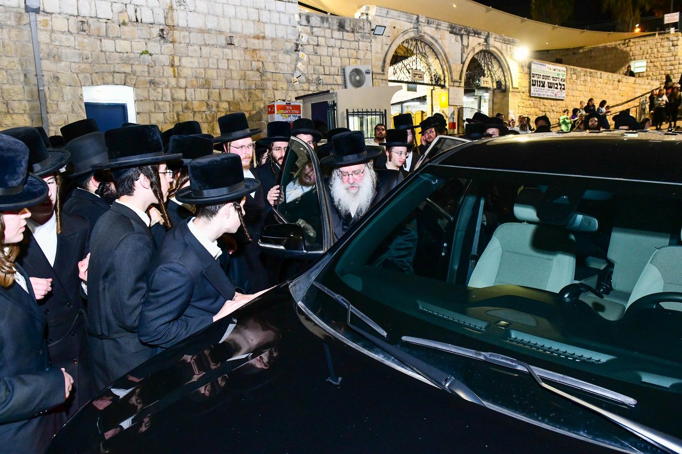 האדמו"ר מנדבורנה במירון