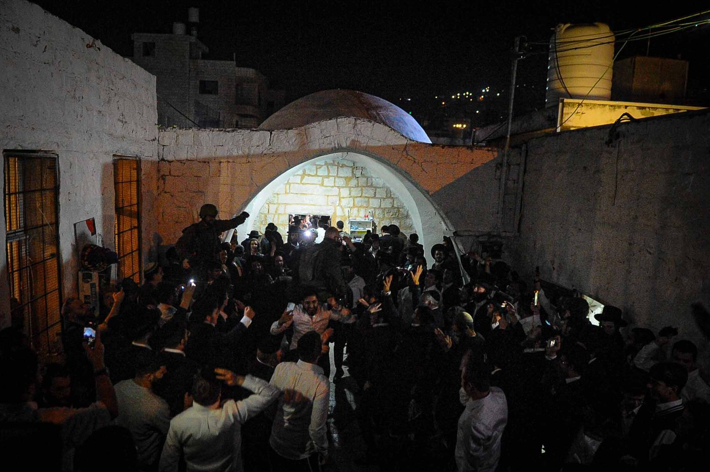 ספירת 'יסוד שביסוד' בקבר יוסף הצדיק בשכם