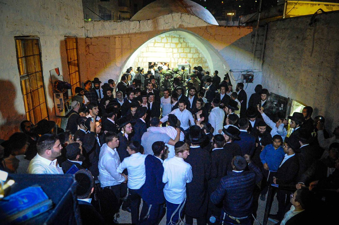 ספירת 'יסוד שביסוד' בקבר יוסף הצדיק בשכם