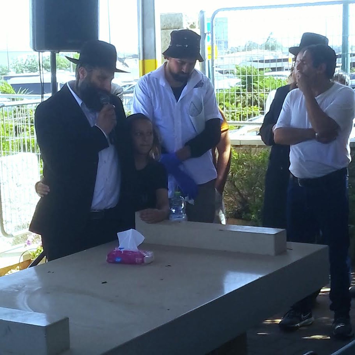 המנוחה הצדקנית הותירה אחריה חמישה יתומים