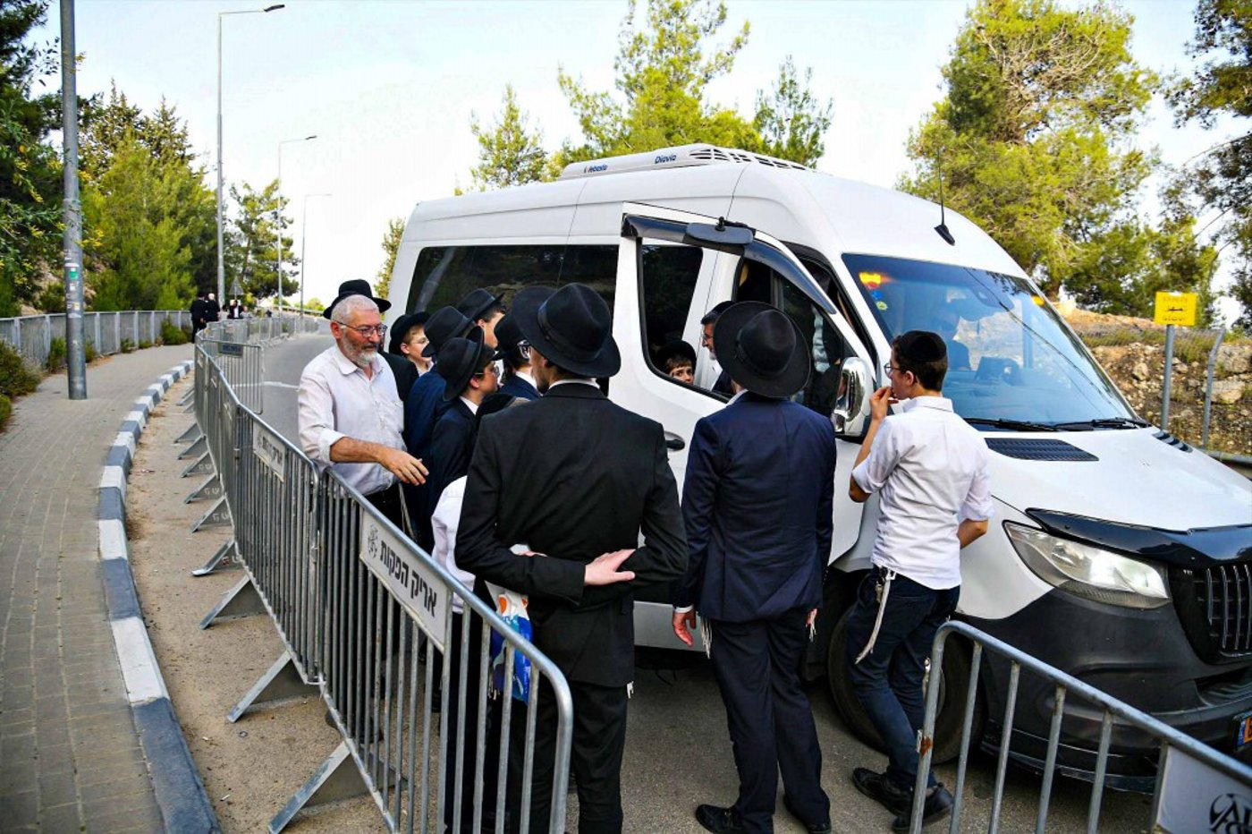 מראות ההילולא בקבר שמואל הנביא