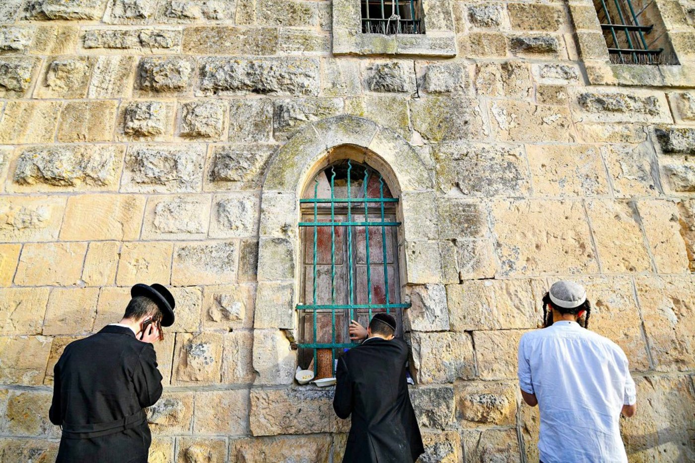 מראות ההילולא בקבר שמואל הנביא