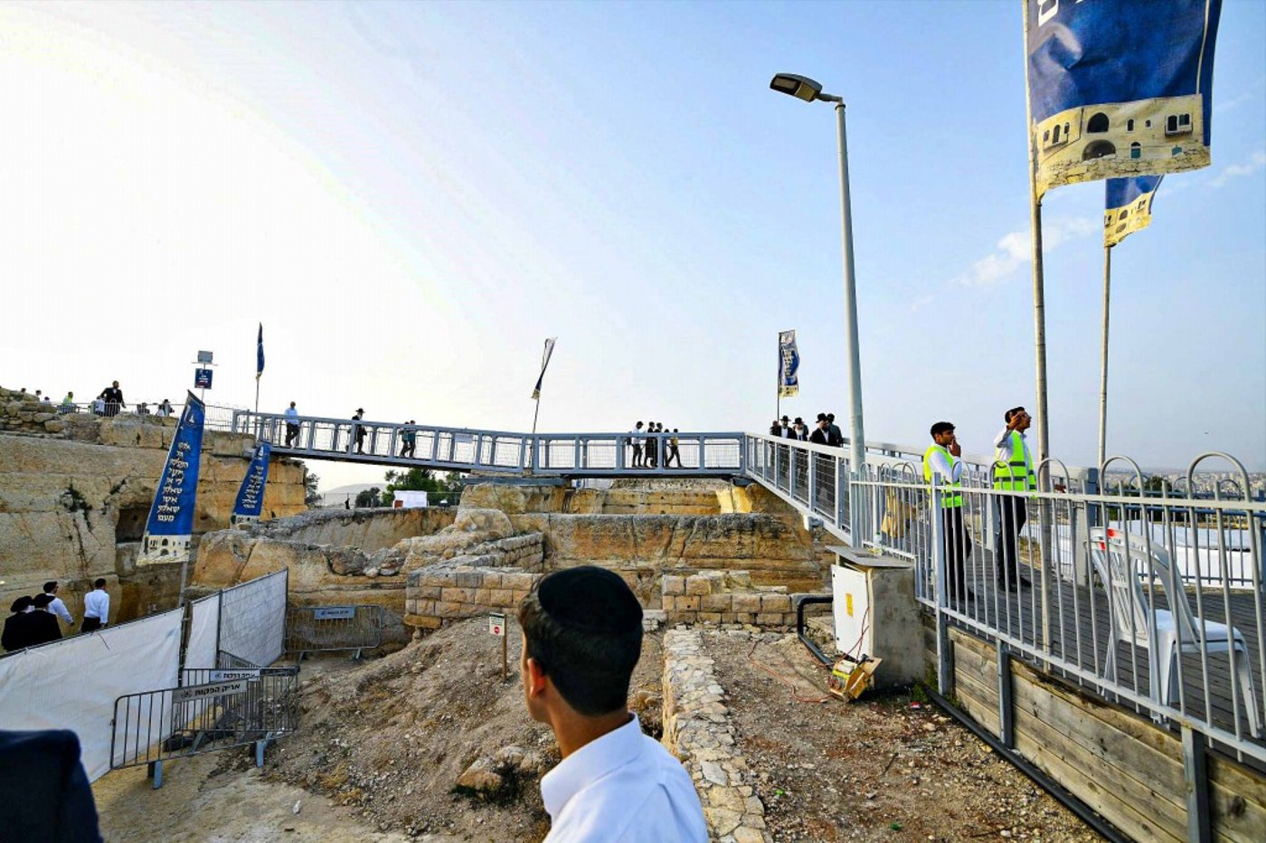 מראות ההילולא בקבר שמואל הנביא
