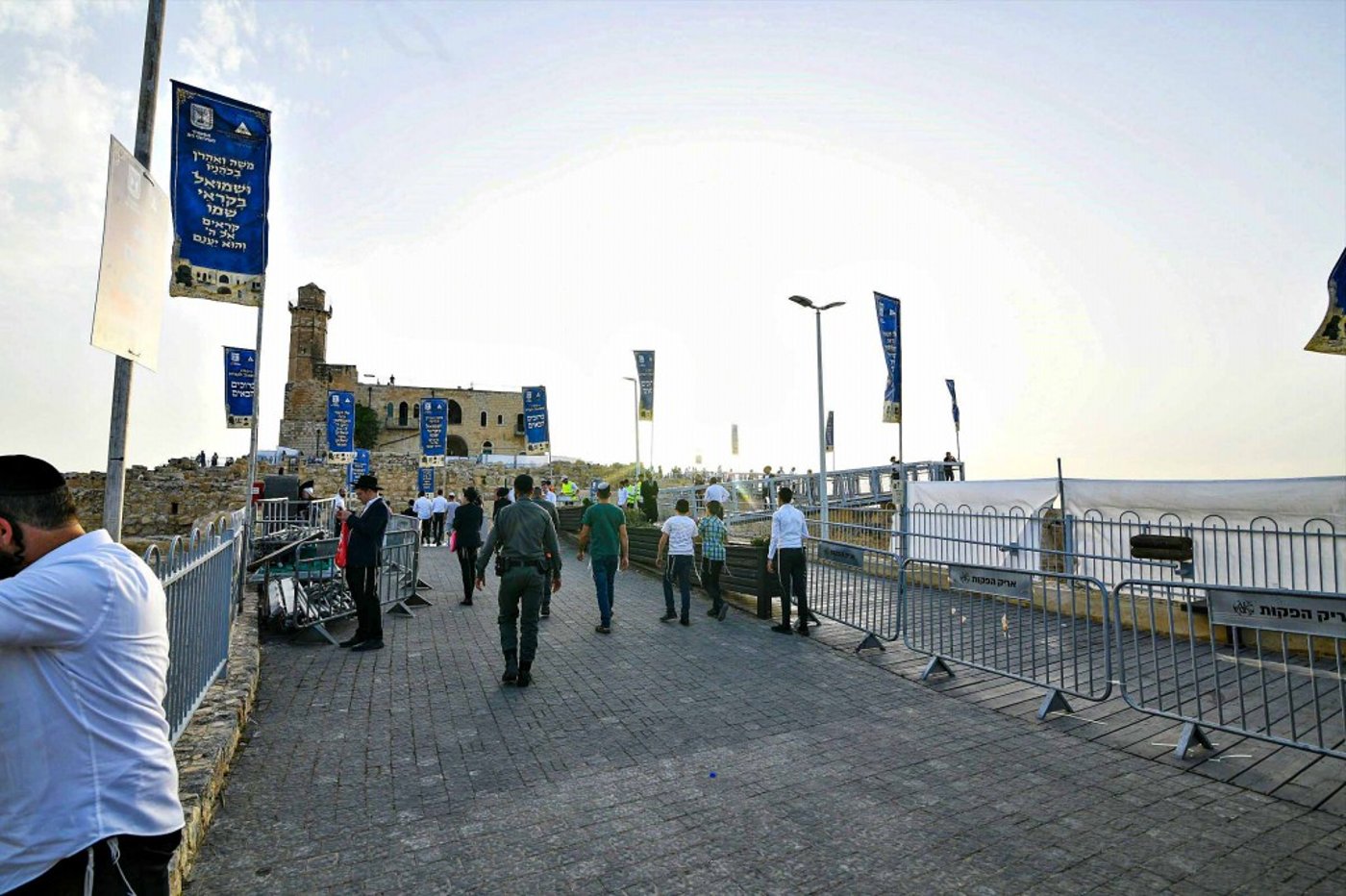 מראות ההילולא בקבר שמואל הנביא