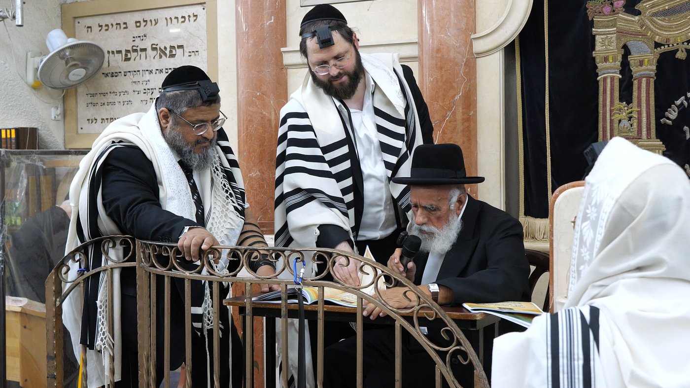 הגאון רבי יצחק זילברשטיין בתפילת השל"ה ער"ח סיון