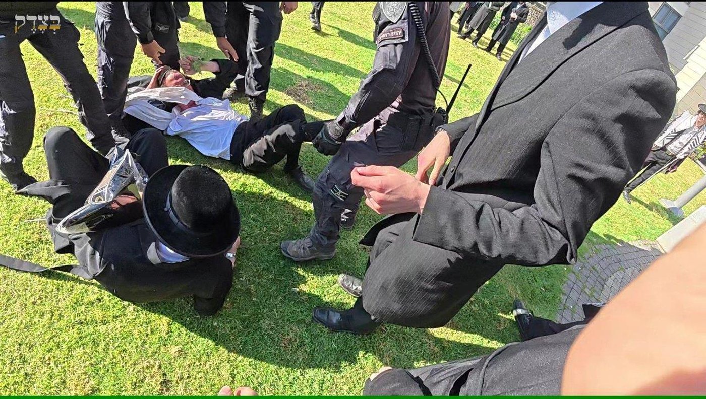 ההפגנות הסוערות ביהוד