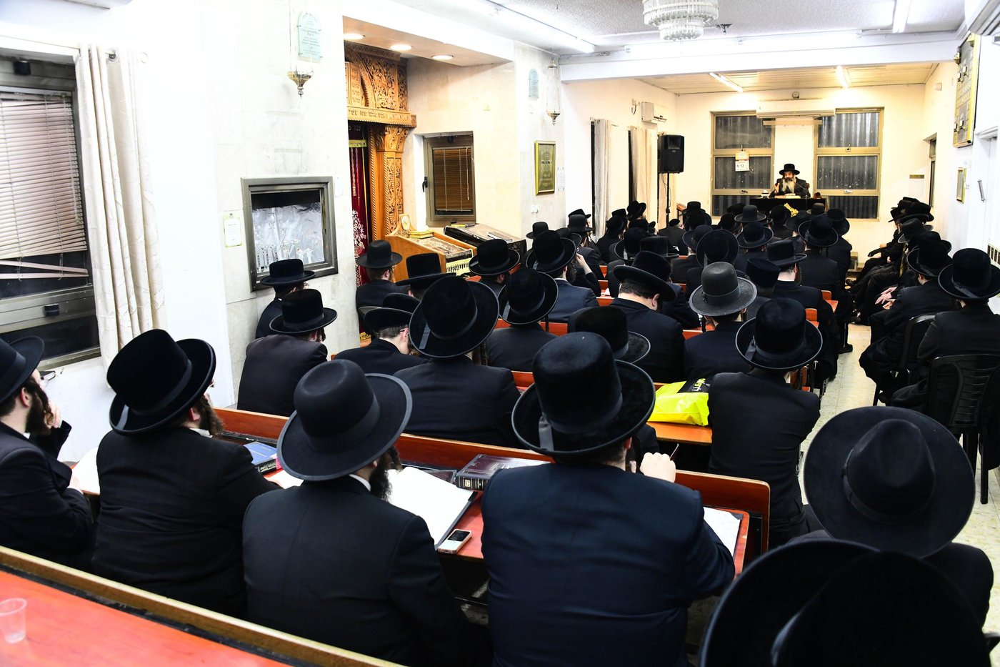 האדמו"ר מזוטשקא בשיחת הכנה לחג השבועות