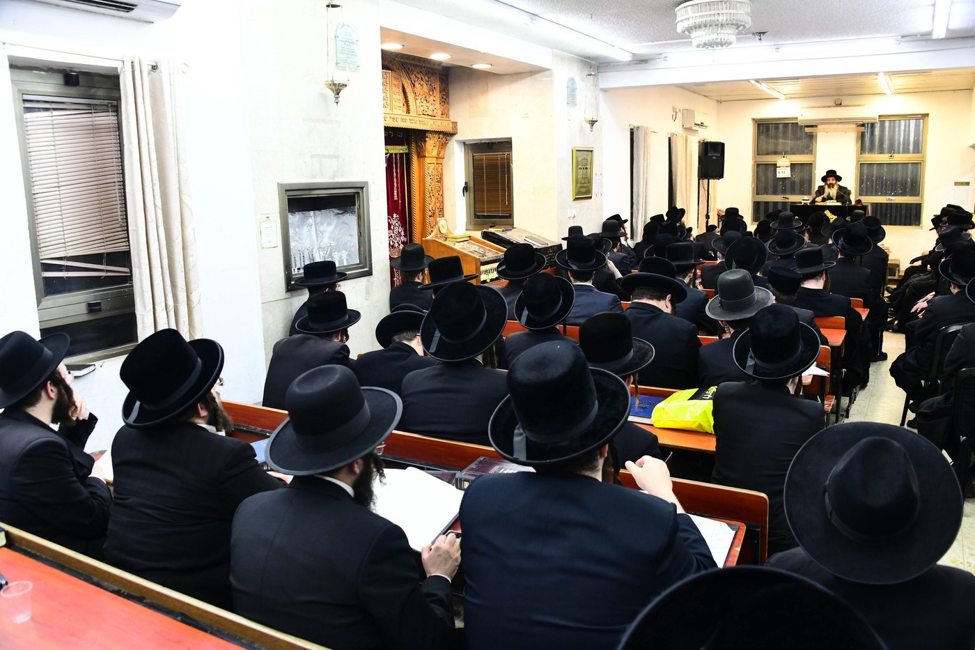 האדמו"ר מזוטשקא בשיחת הכנה לחג השבועות