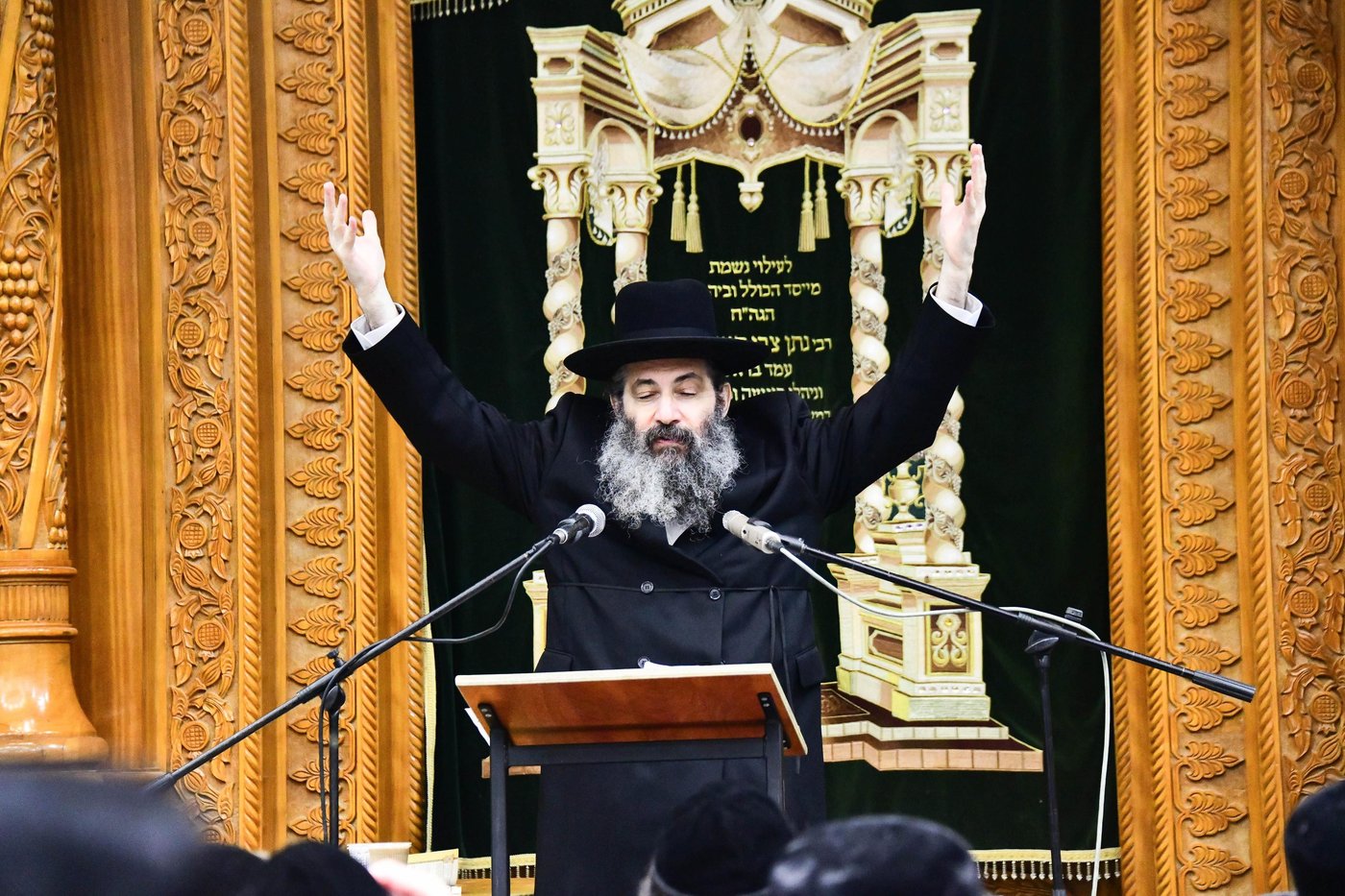 הגה"צ רבי צבי מאיר זילברברג בשיחת הכנה לחג השבועות