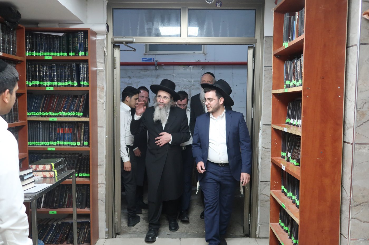 הגה"צ רבי בנימין פינקל בשיחת הכנה לשבועות
