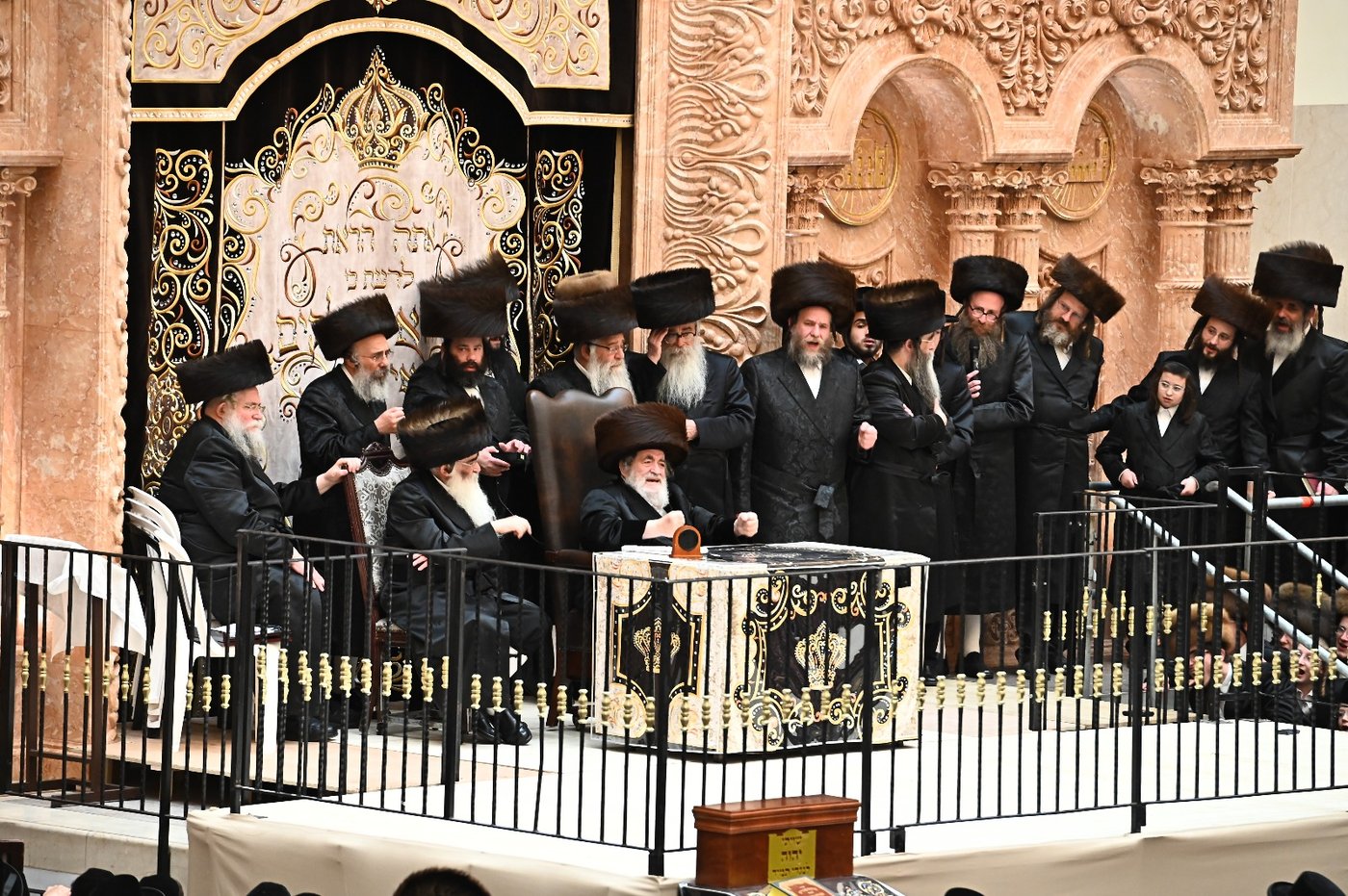 האדמו"ר מויז'ניץ בספירת העומר מ"ט בעומר