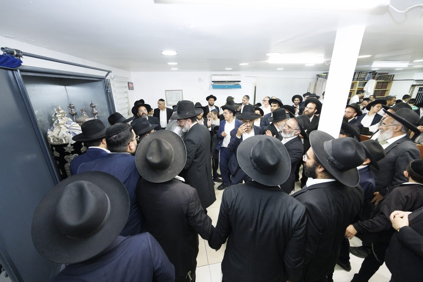 הכנסת ספר תורה, וחנוכת הבית לבית המדרש "חזון עובדיה" בגבעת זאב