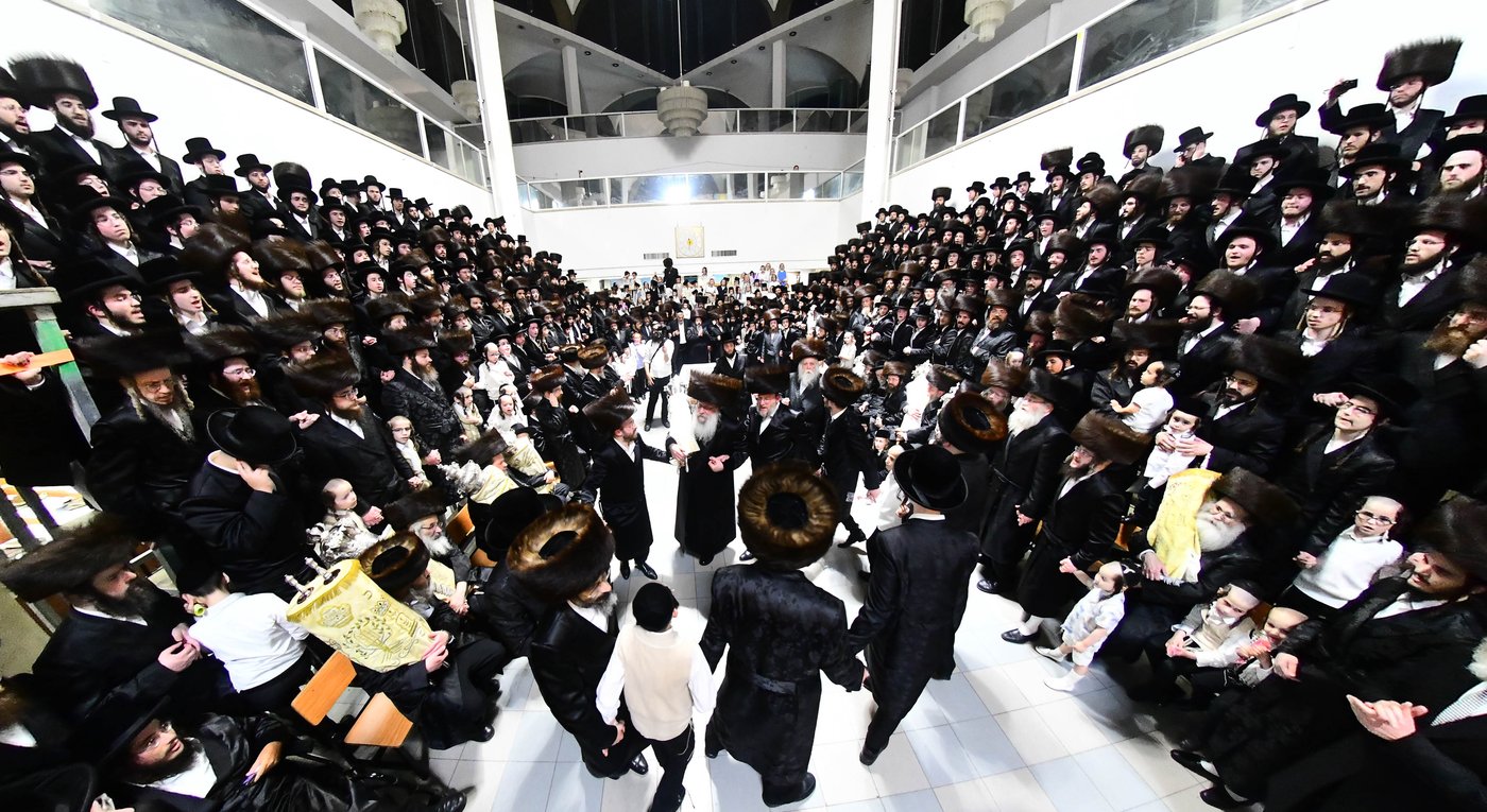 הכנסת ס"ת בנדבורנה