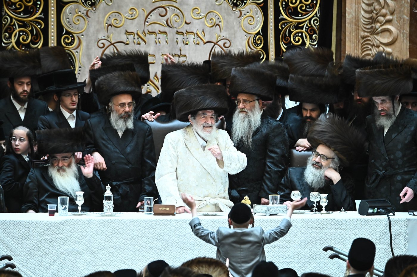 נעילת החג שבועות בחצה"ק ויז'ניץ