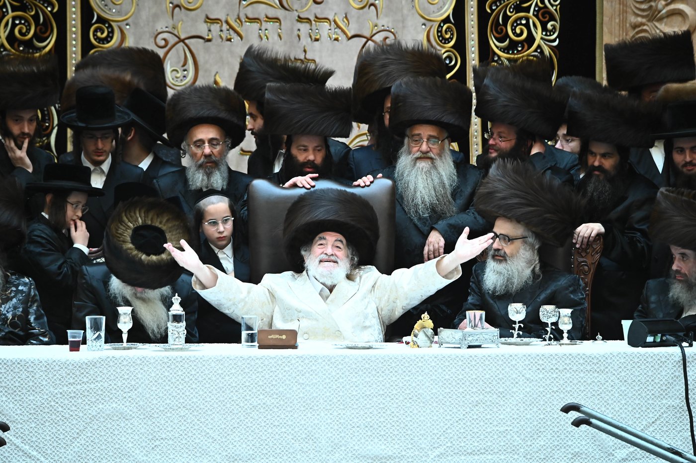 נעילת החג שבועות בחצה"ק ויז'ניץ