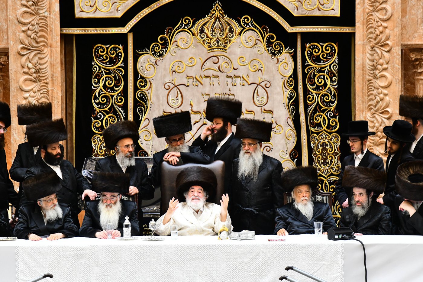 נעילת החג שבועות בחצה"ק ויז'ניץ