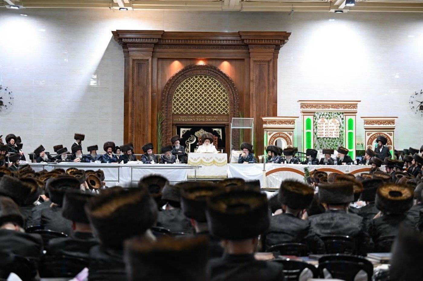 חג השבועות בחצה"ק צאנז