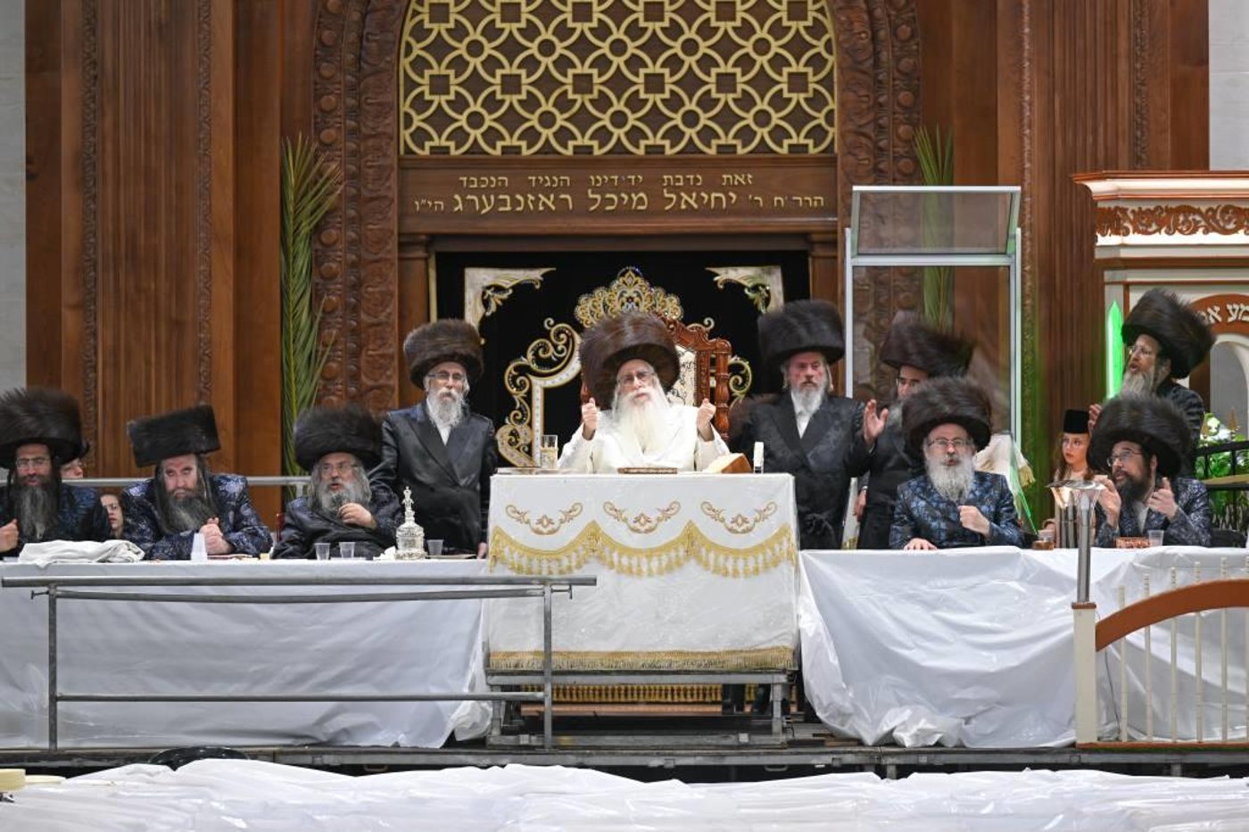 חג השבועות בחצה"ק צאנז