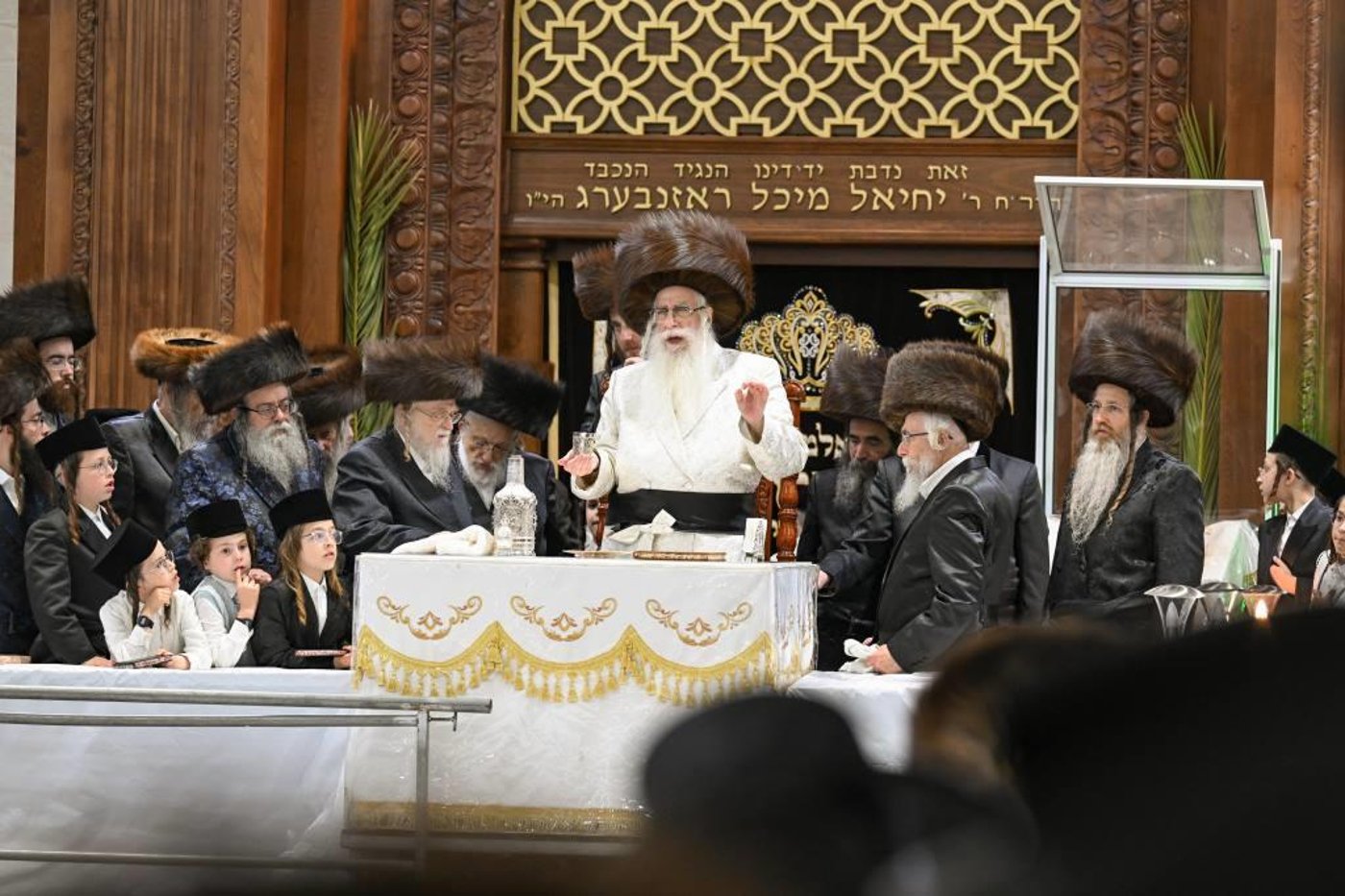 חג השבועות בחצה"ק צאנז