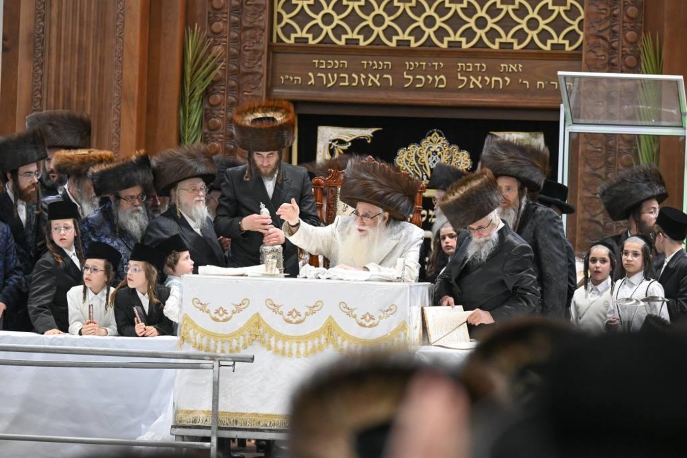 חג השבועות בחצה"ק צאנז