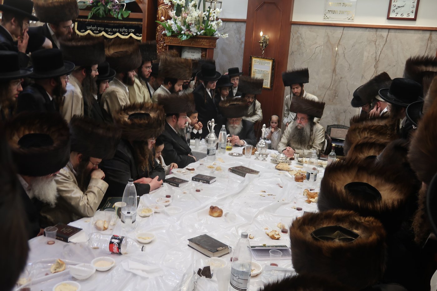 נעילת החג שבועות בחצה"ק לעלוב ירושלים