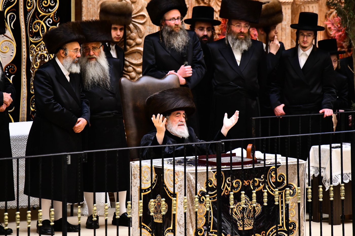ערב חג השבועות בחצה"ק ויז'ניץ